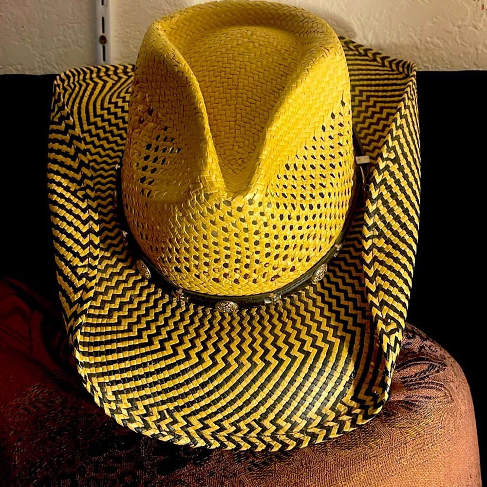 Unisex Straw Cowboy Hats size Small, form fitted sides, tan and black